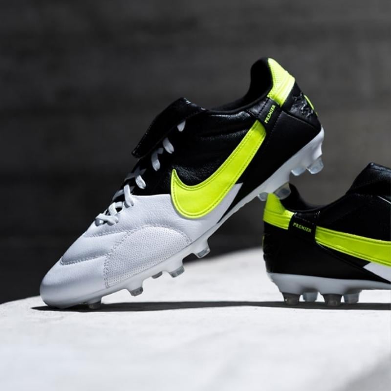 Nike Premier III